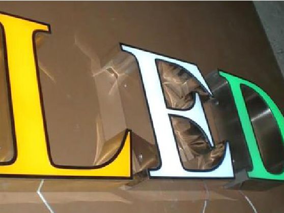 宜黄介绍LED招牌的基础知识。